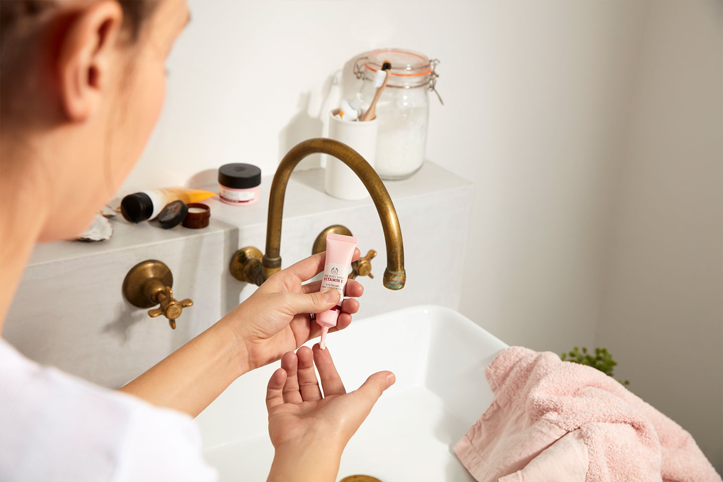 VITAMIN-E-EYE-CREAM-15ML