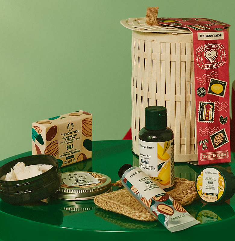 003-2022-Q4-XMAS-LIVE-200pc-DESKTOP