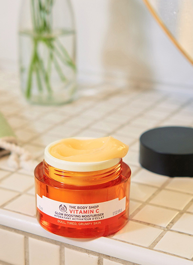 vitamin_c_glow_boosting_moisturiser_50ml_4_inrsdps119